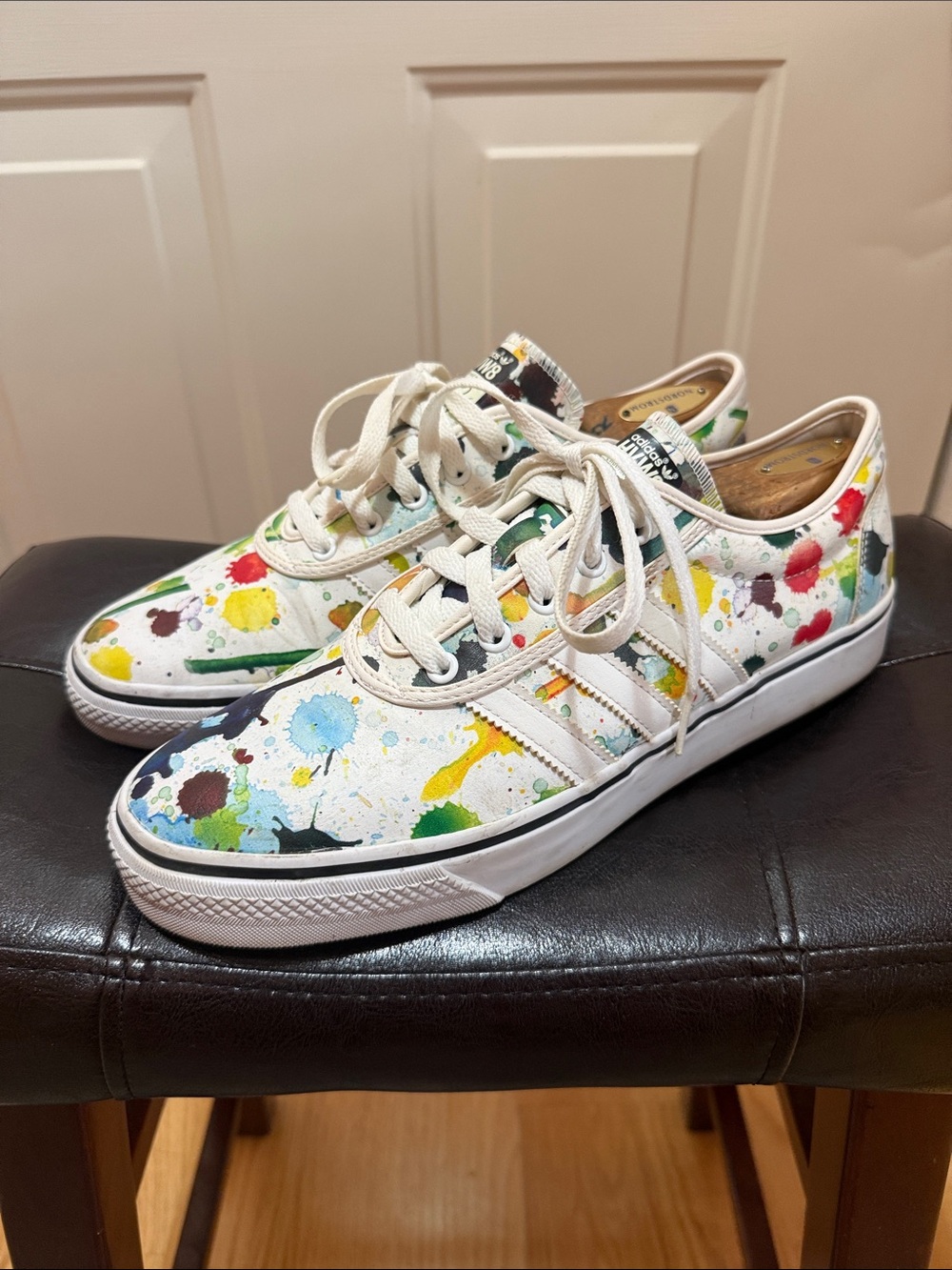 Men’s Adidas HVW8 KEVIN LYONS COLLAB Paint-Splash Low Top Sneakers